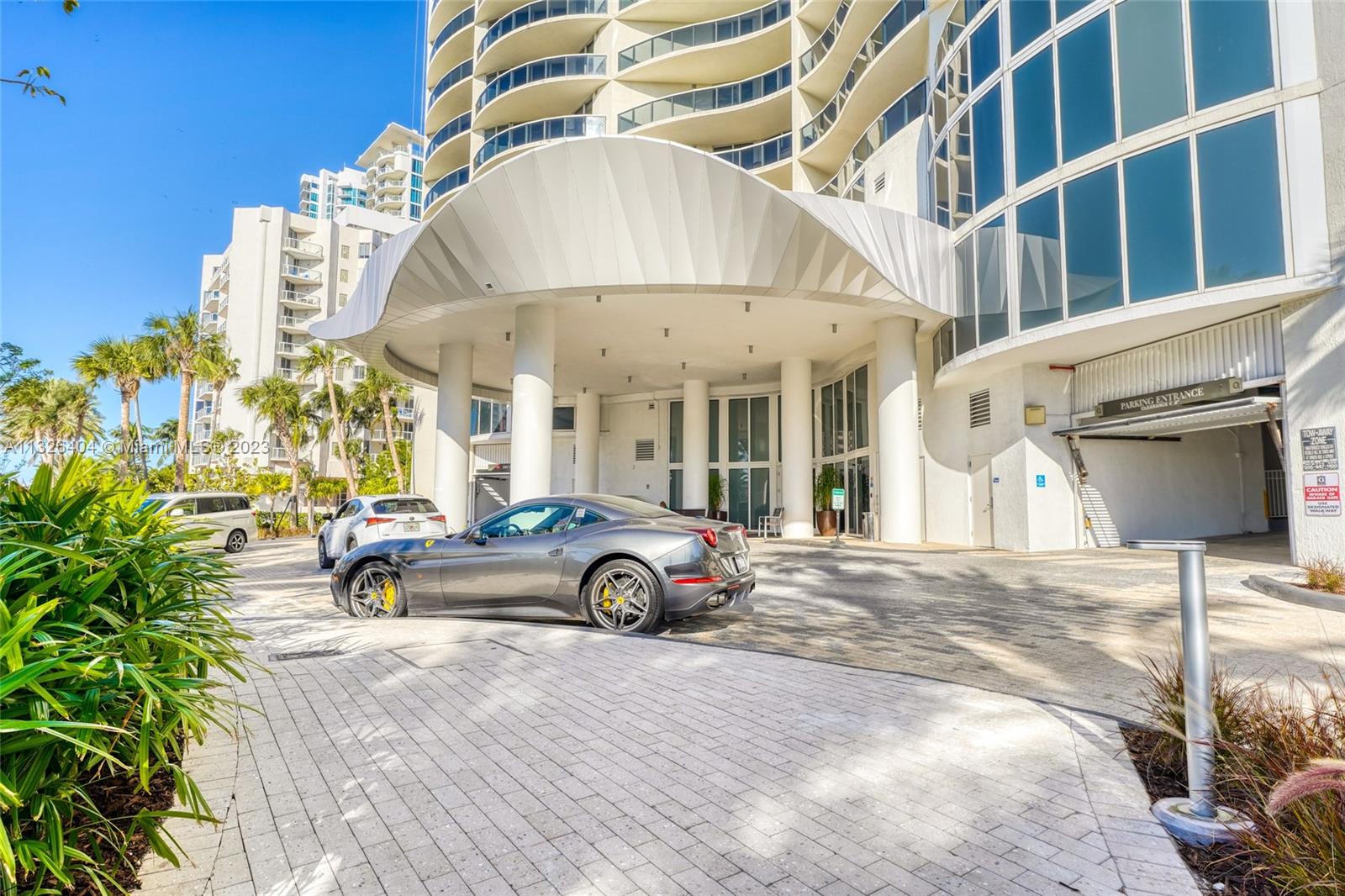 17201 Collins Ave #3805