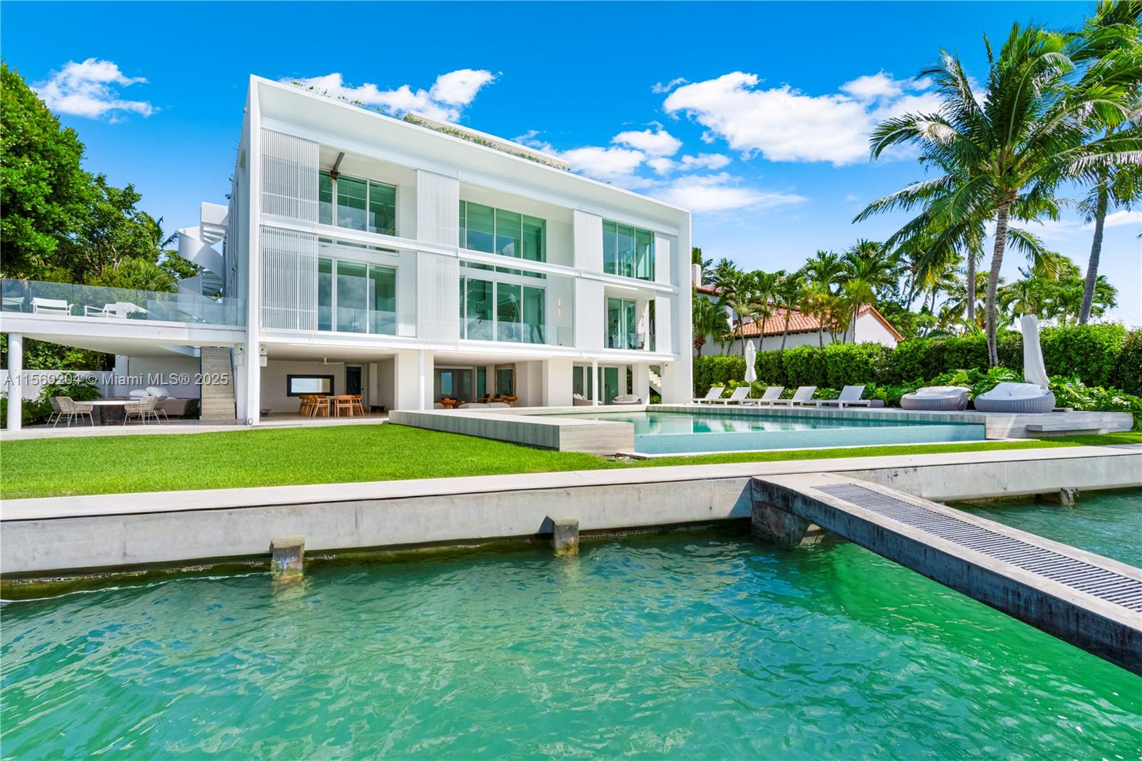 440 S Mashta Dr Key Biscayne, FL 33149