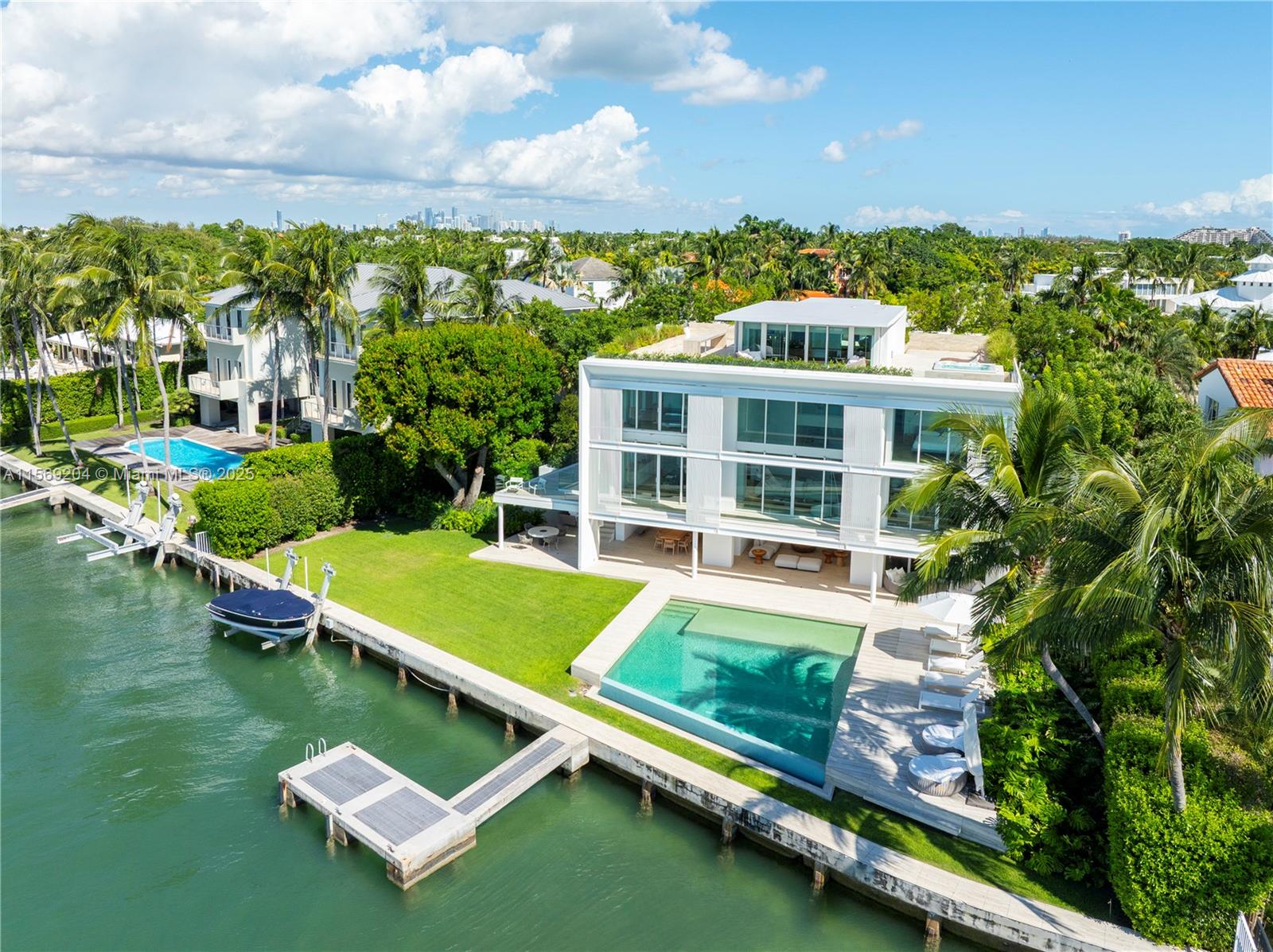 440 S Mashta Dr Key Biscayne, FL 33149