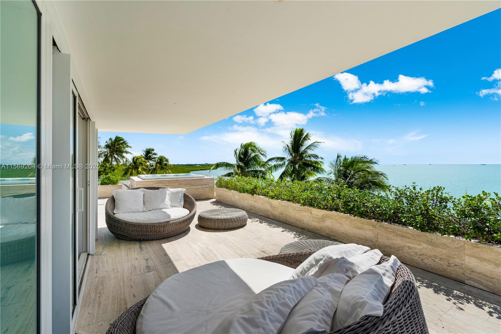 440 S Mashta Dr Key Biscayne, FL 33149