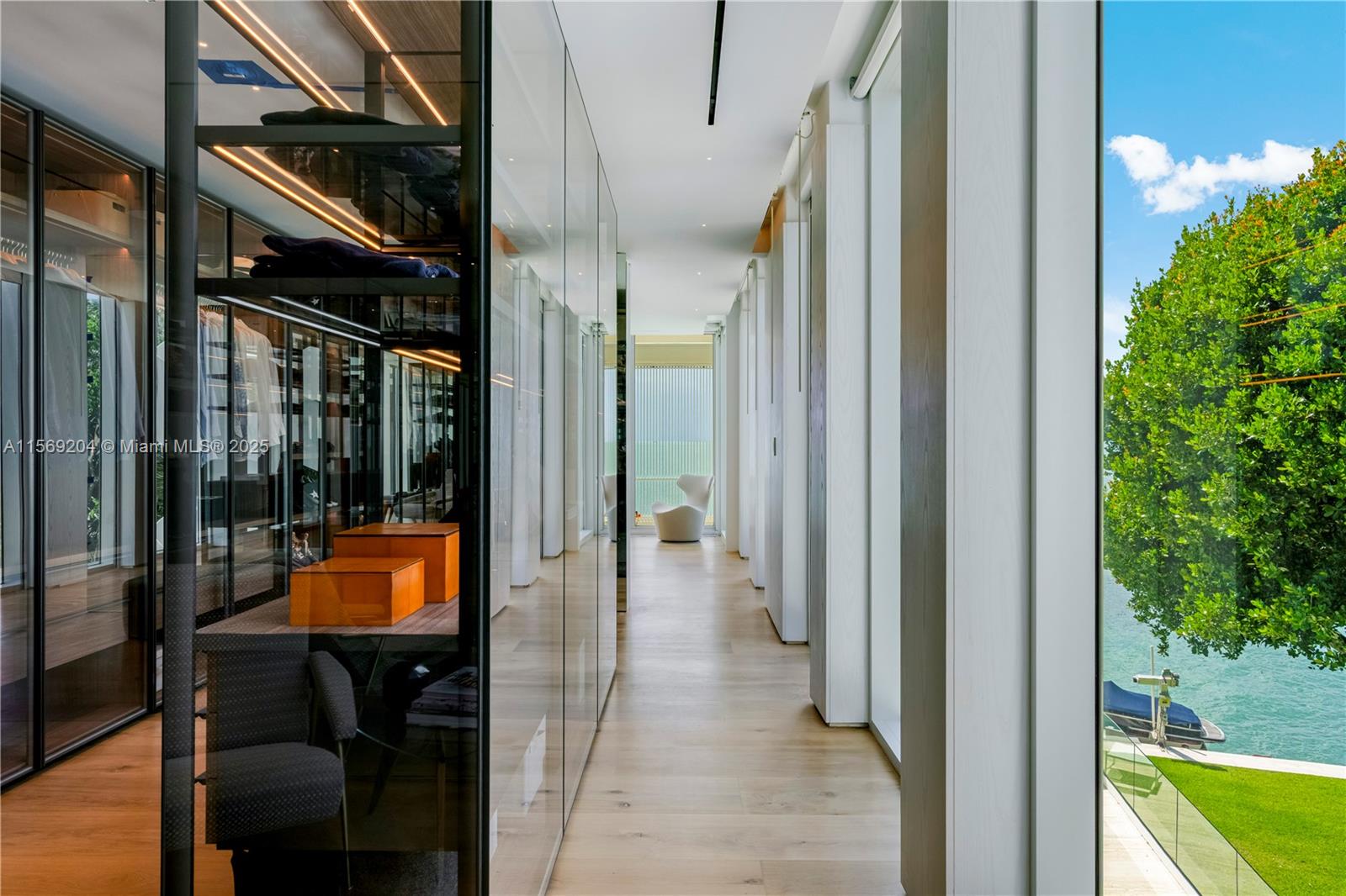 440 S Mashta Dr Key Biscayne, FL 33149