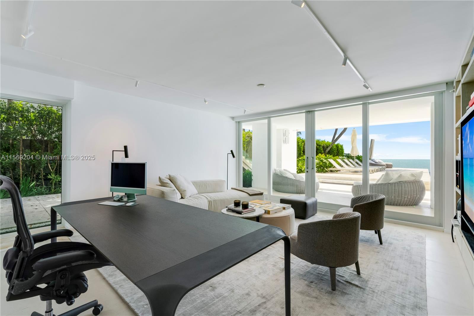 440 S Mashta Dr Key Biscayne, FL 33149