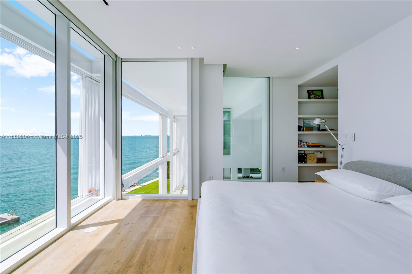 440 S Mashta Dr Key Biscayne, FL 33149