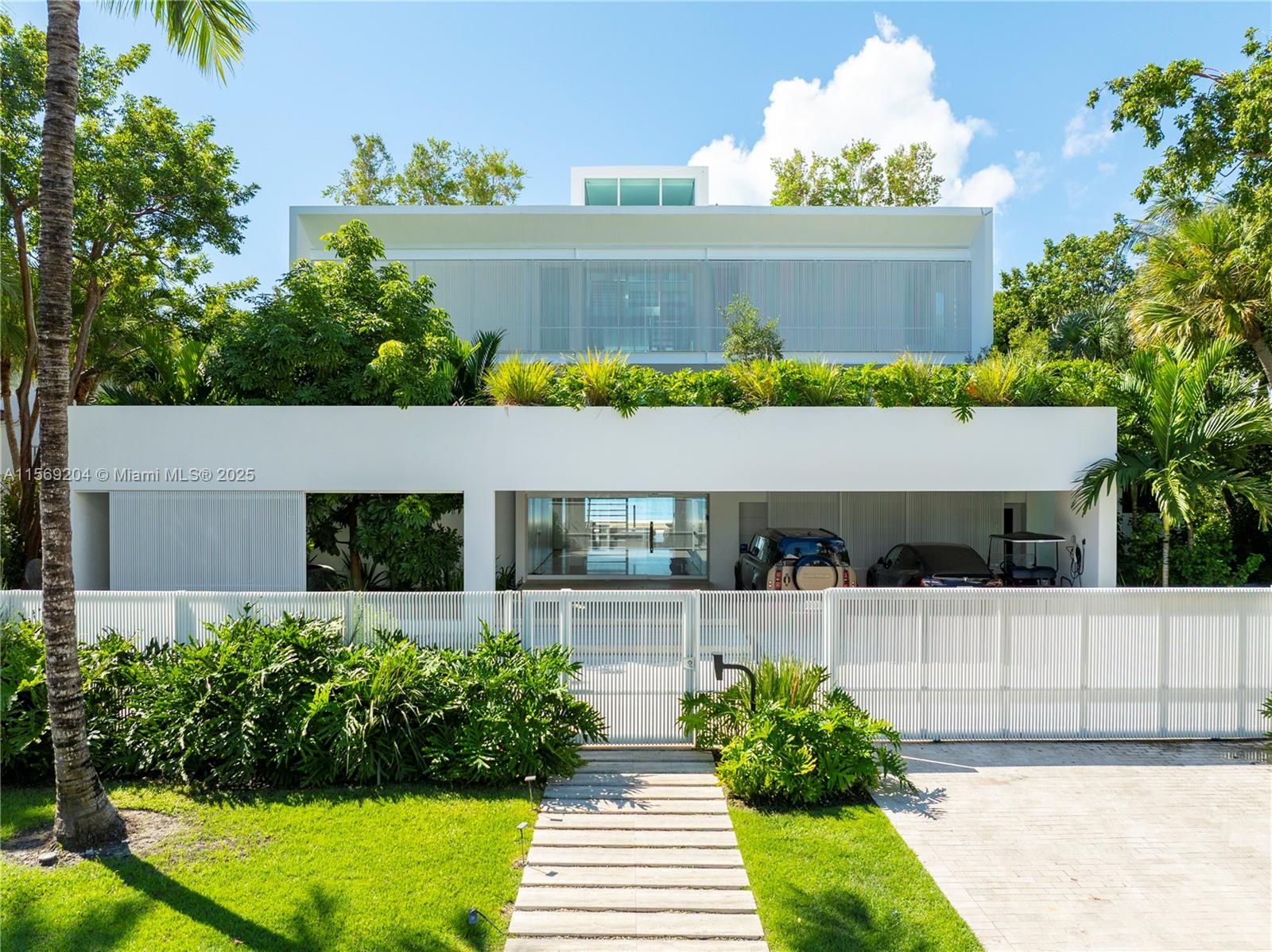 440 S Mashta Dr Key Biscayne, FL 33149