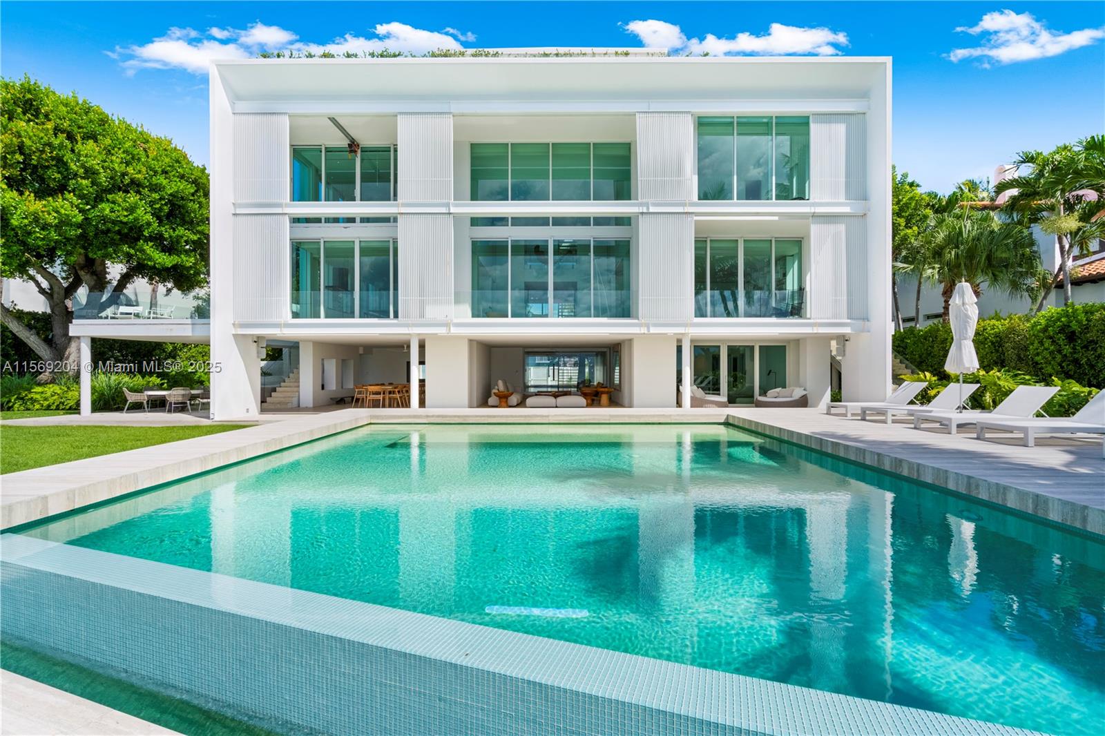 440 S Mashta Dr Key Biscayne, FL 33149