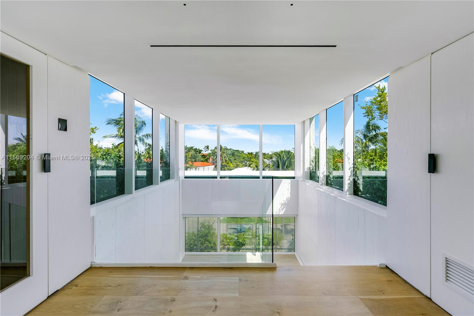 440 S Mashta Dr Key Biscayne, FL 33149