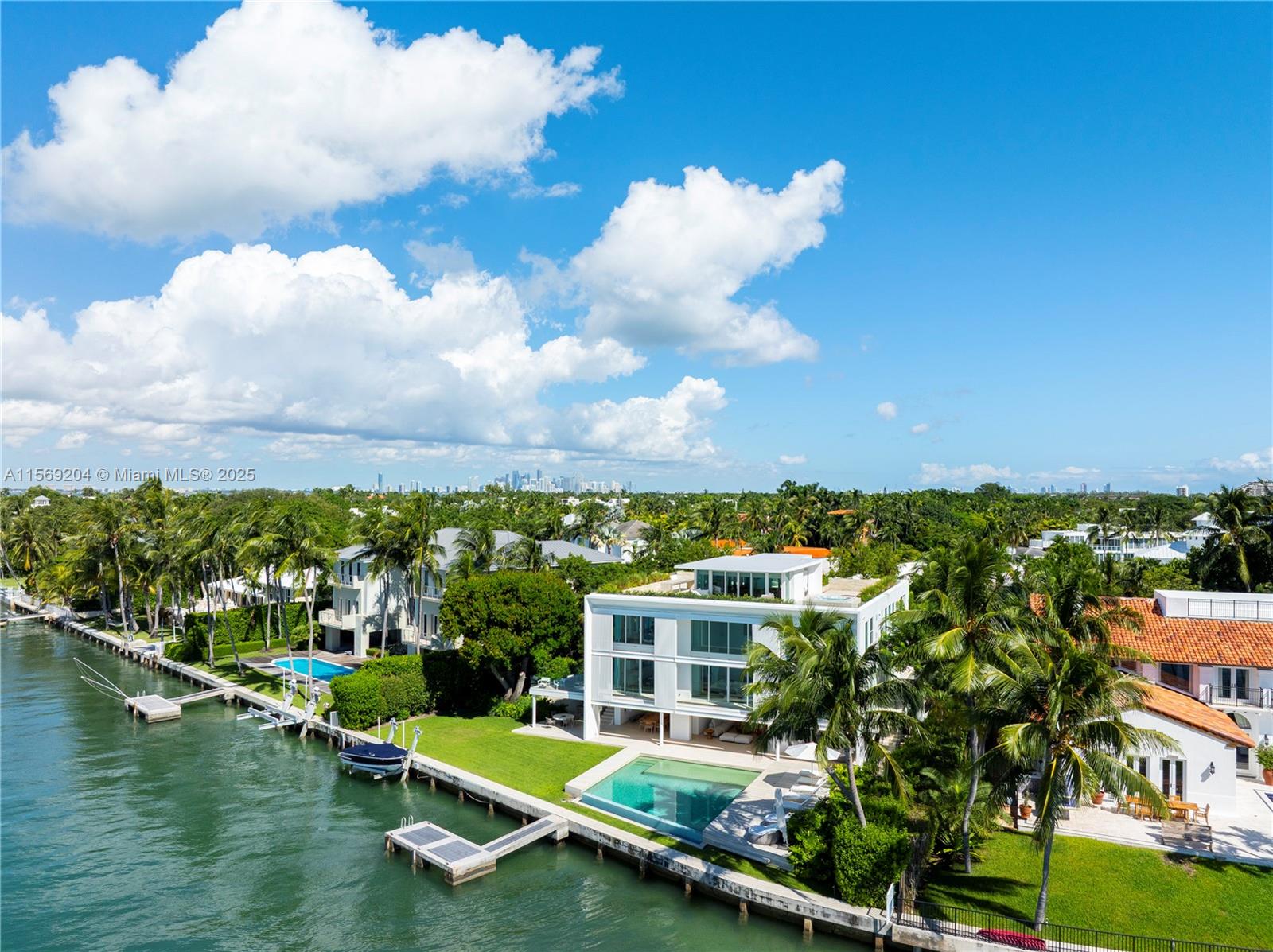 440 S Mashta Dr Key Biscayne, FL 33149