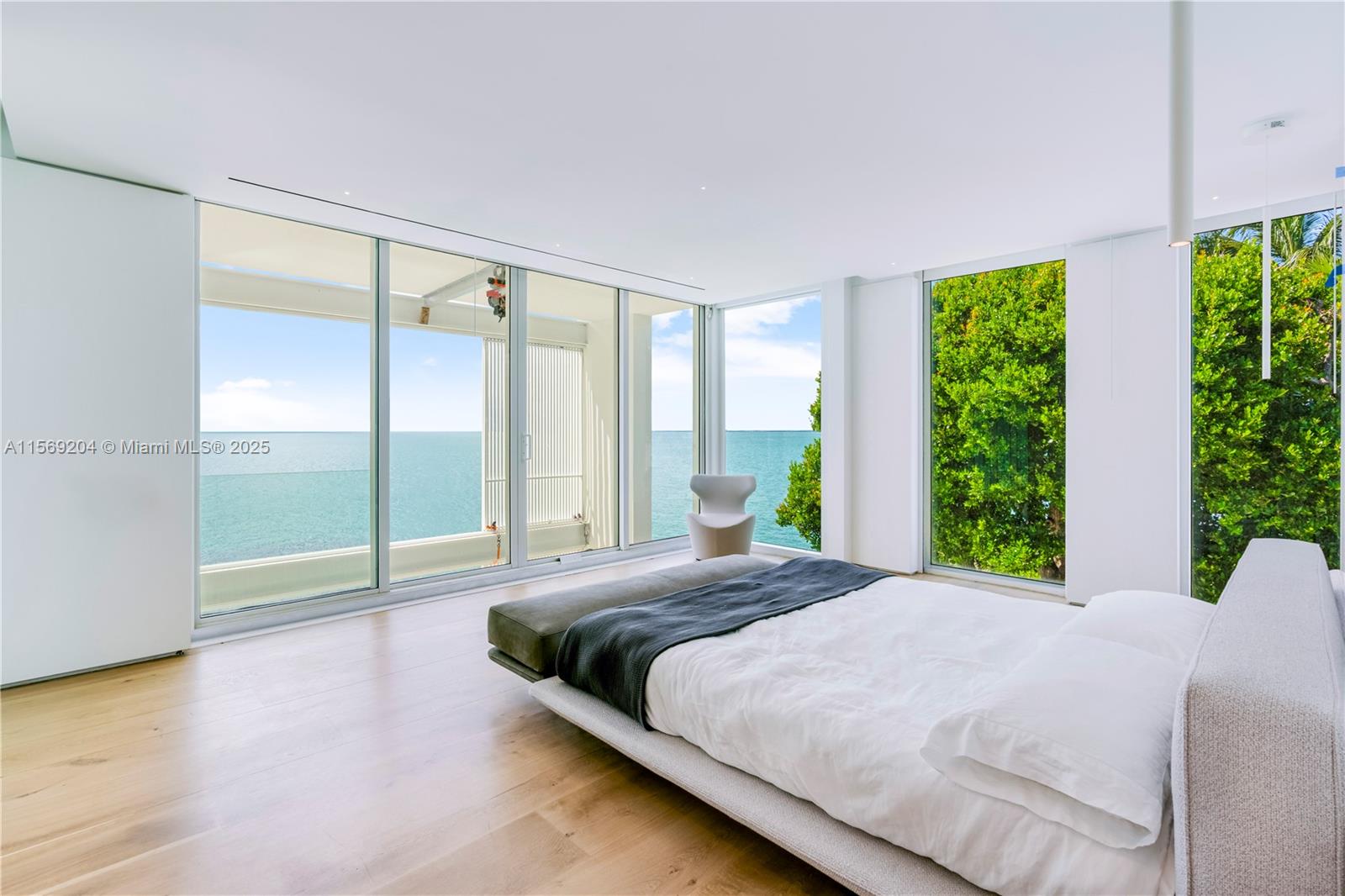 440 S Mashta Dr Key Biscayne, FL 33149