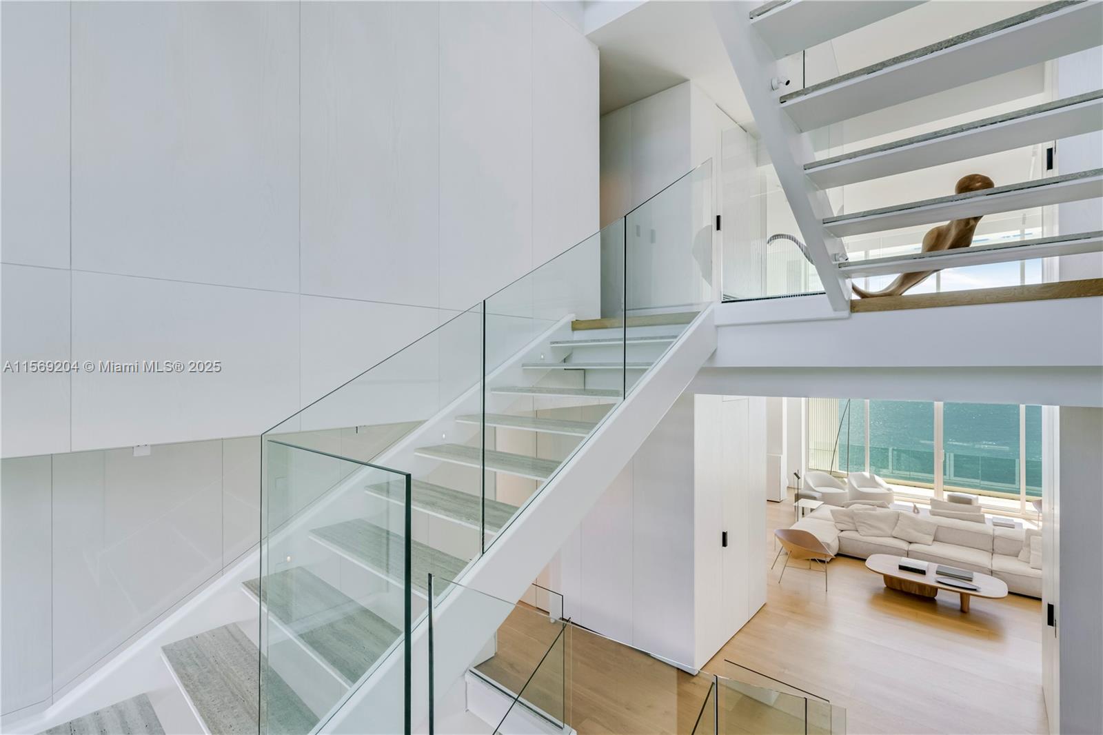 440 S Mashta Dr Key Biscayne, FL 33149