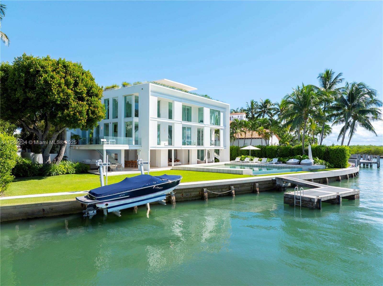 440 S Mashta Dr Key Biscayne, FL 33149