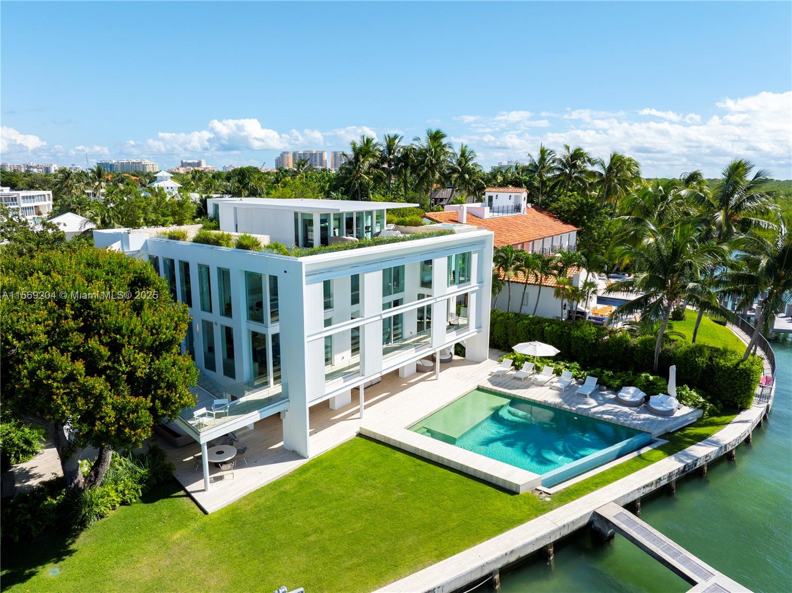 440 S Mashta Dr Key Biscayne, FL 33149