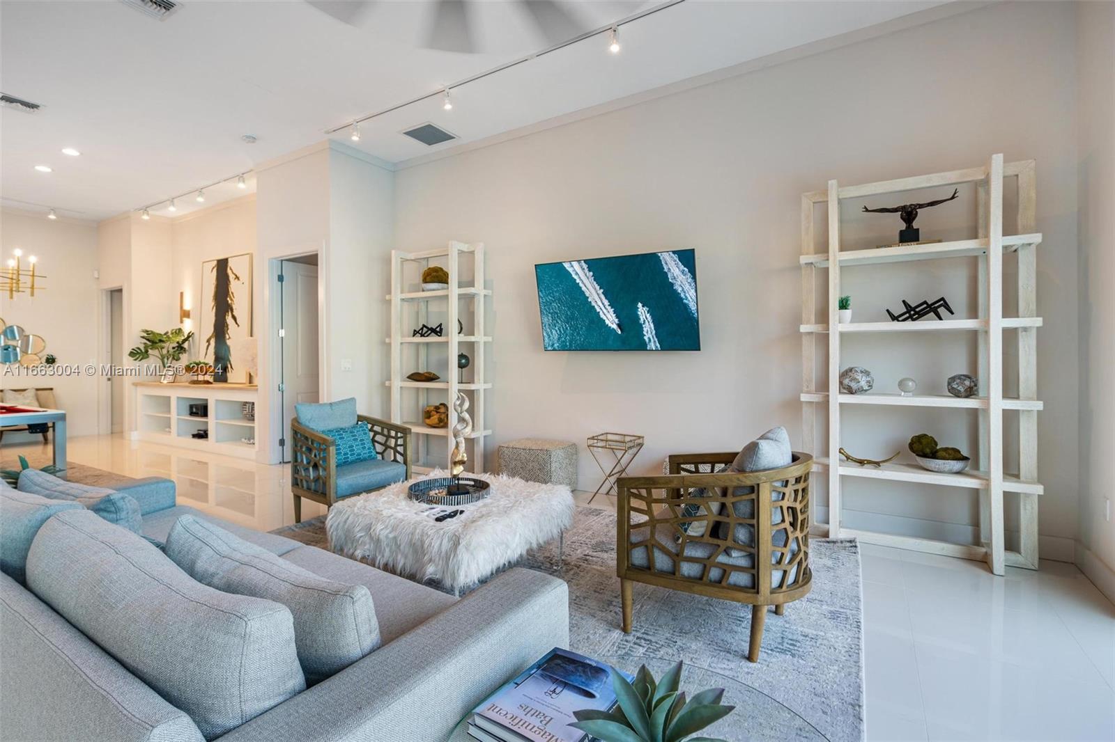 2112 NE 17th Ave Wilton Manors, FL 33305 2112 NE 17th Ave Wilton Manors, FL 33305