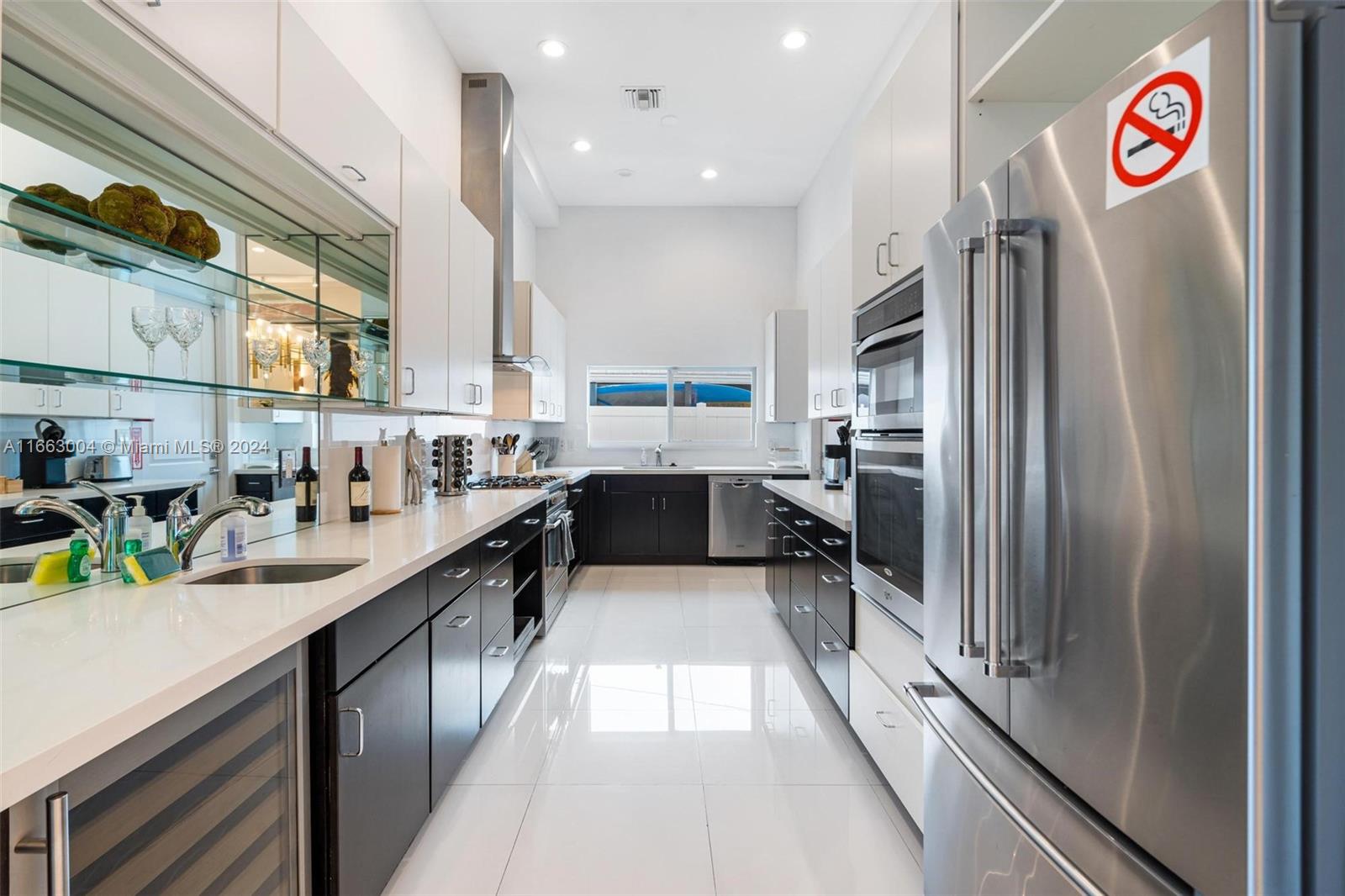 2112 NE 17th Ave Wilton Manors, FL 33305 2112 NE 17th Ave Wilton Manors, FL 33305