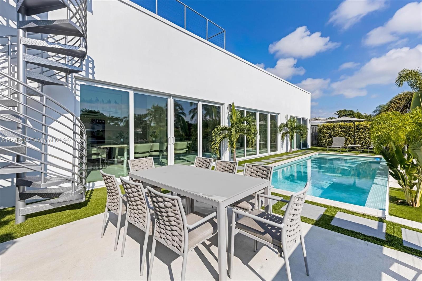 2112 NE 17th Ave Wilton Manors, FL 33305 2112 NE 17th Ave Wilton Manors, FL 33305