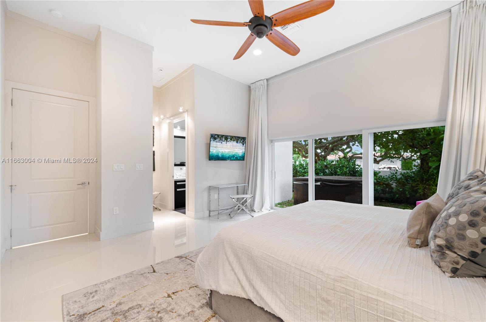 2112 NE 17th Ave Wilton Manors, FL 33305 2112 NE 17th Ave Wilton Manors, FL 33305