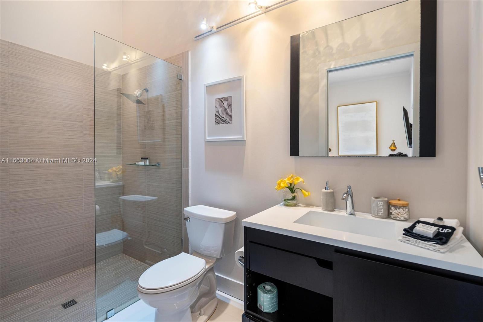 2112 NE 17th Ave Wilton Manors, FL 33305 2112 NE 17th Ave Wilton Manors, FL 33305