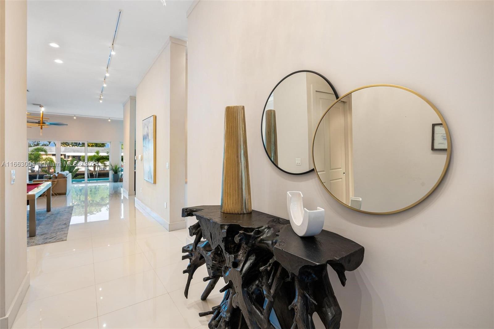 2112 NE 17th Ave Wilton Manors, FL 33305 2112 NE 17th Ave Wilton Manors, FL 33305