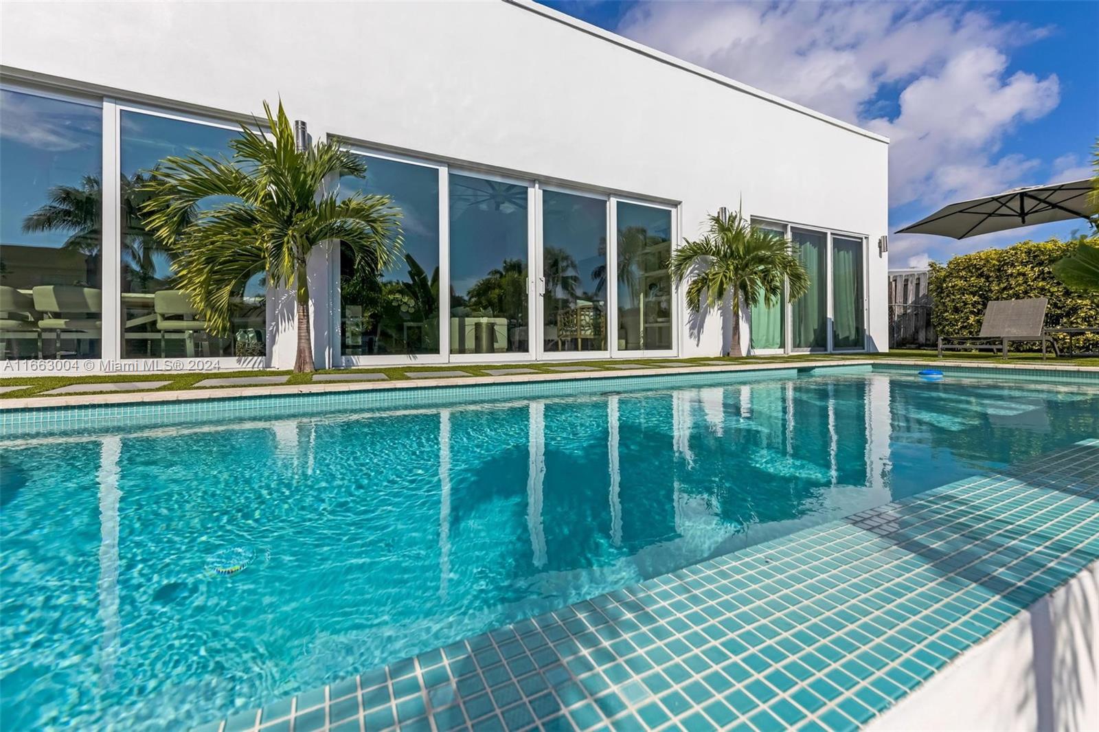 2112 NE 17th Ave Wilton Manors, FL 33305 2112 NE 17th Ave Wilton Manors, FL 33305