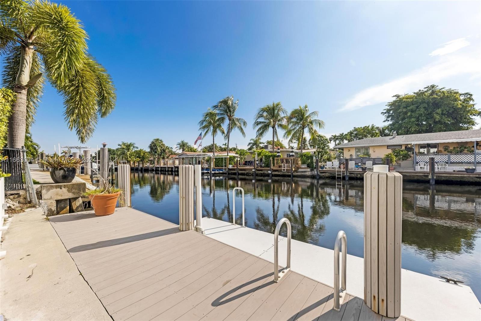 2112 NE 17th Ave Wilton Manors, FL 33305 2112 NE 17th Ave Wilton Manors, FL 33305