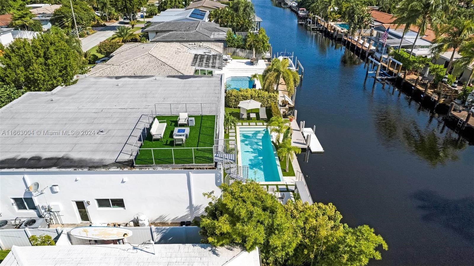 2112 NE 17th Ave Wilton Manors, FL 33305 2112 NE 17th Ave Wilton Manors, FL 33305