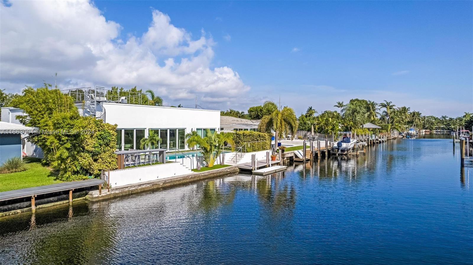 2112 NE 17th Ave Wilton Manors, FL 33305 2112 NE 17th Ave Wilton Manors, FL 33305