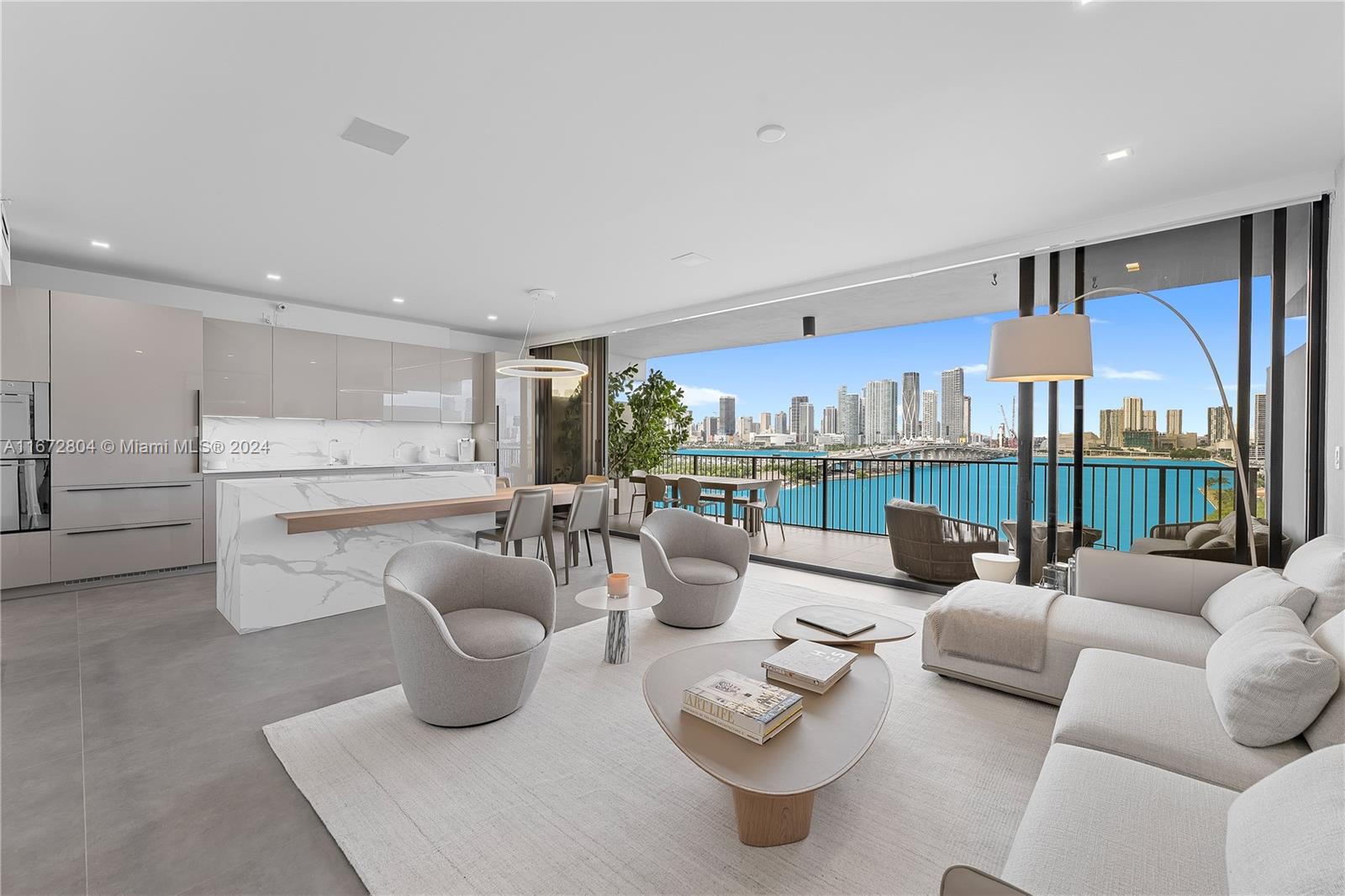 1000 Venetian Way #1006