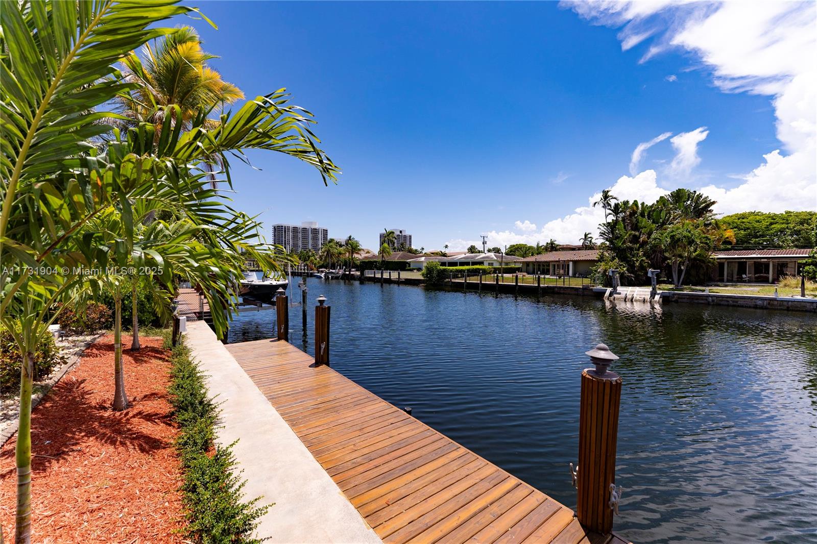 636 Hibiscus Dr Hallandale Beach, FL 33009