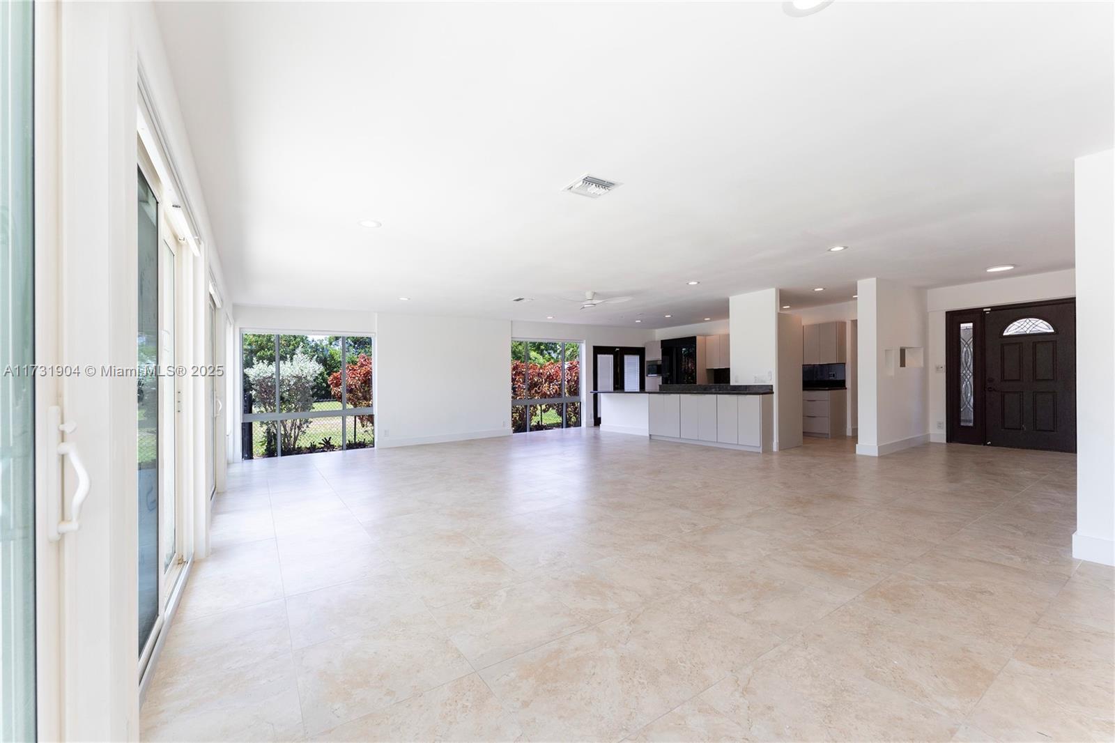 636 Hibiscus Dr Hallandale Beach, FL 33009