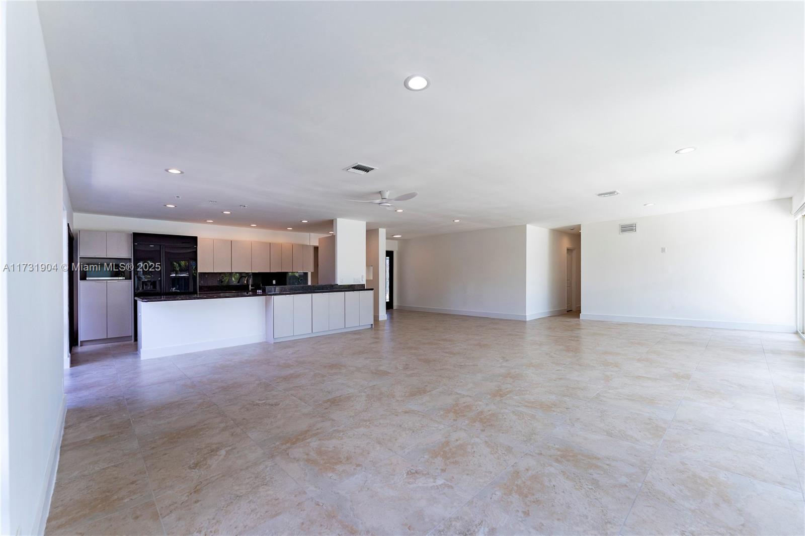 636 Hibiscus Dr Hallandale Beach, FL 33009