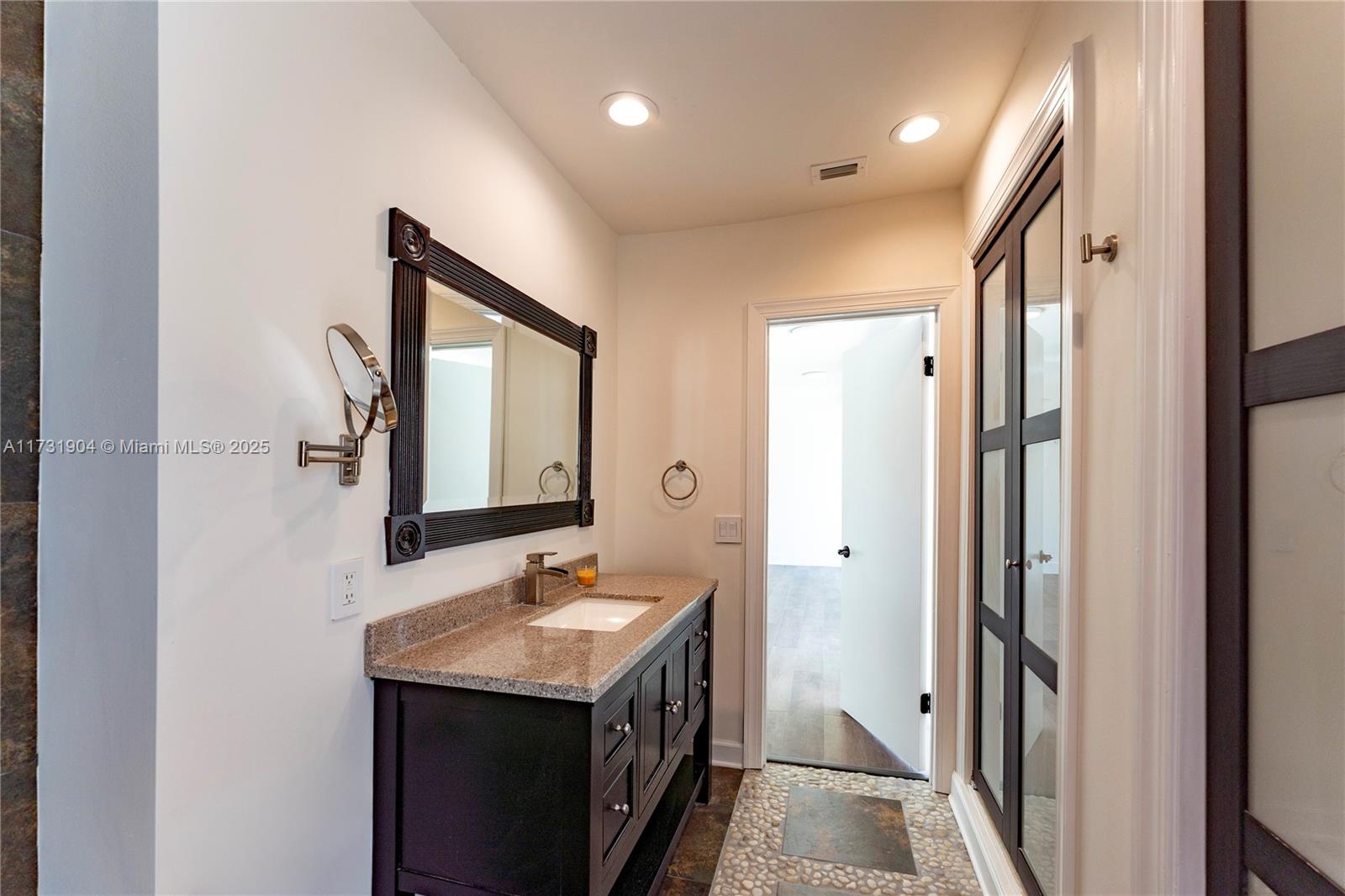 636 Hibiscus Dr Hallandale Beach, FL 33009