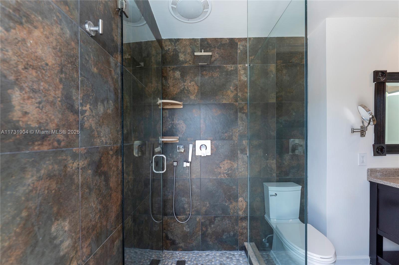 636 Hibiscus Dr Hallandale Beach, FL 33009