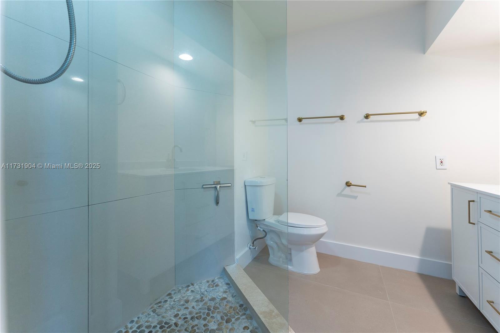 636 Hibiscus Dr Hallandale Beach, FL 33009