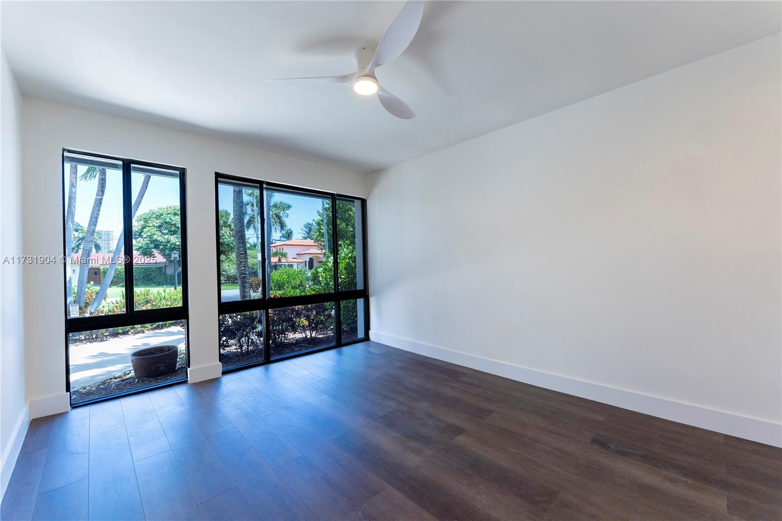 636 Hibiscus Dr Hallandale Beach, FL 33009