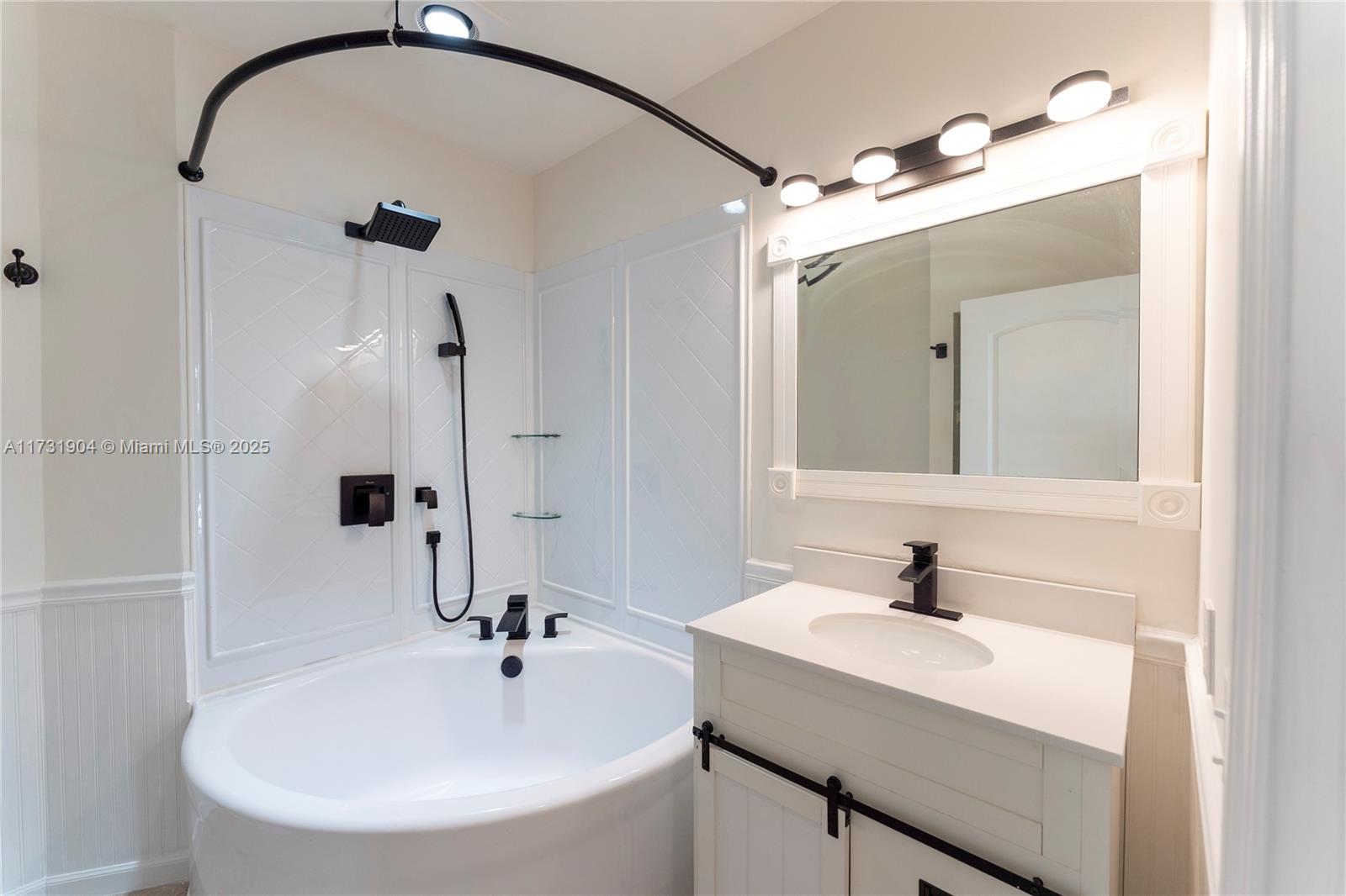 636 Hibiscus Dr Hallandale Beach, FL 33009