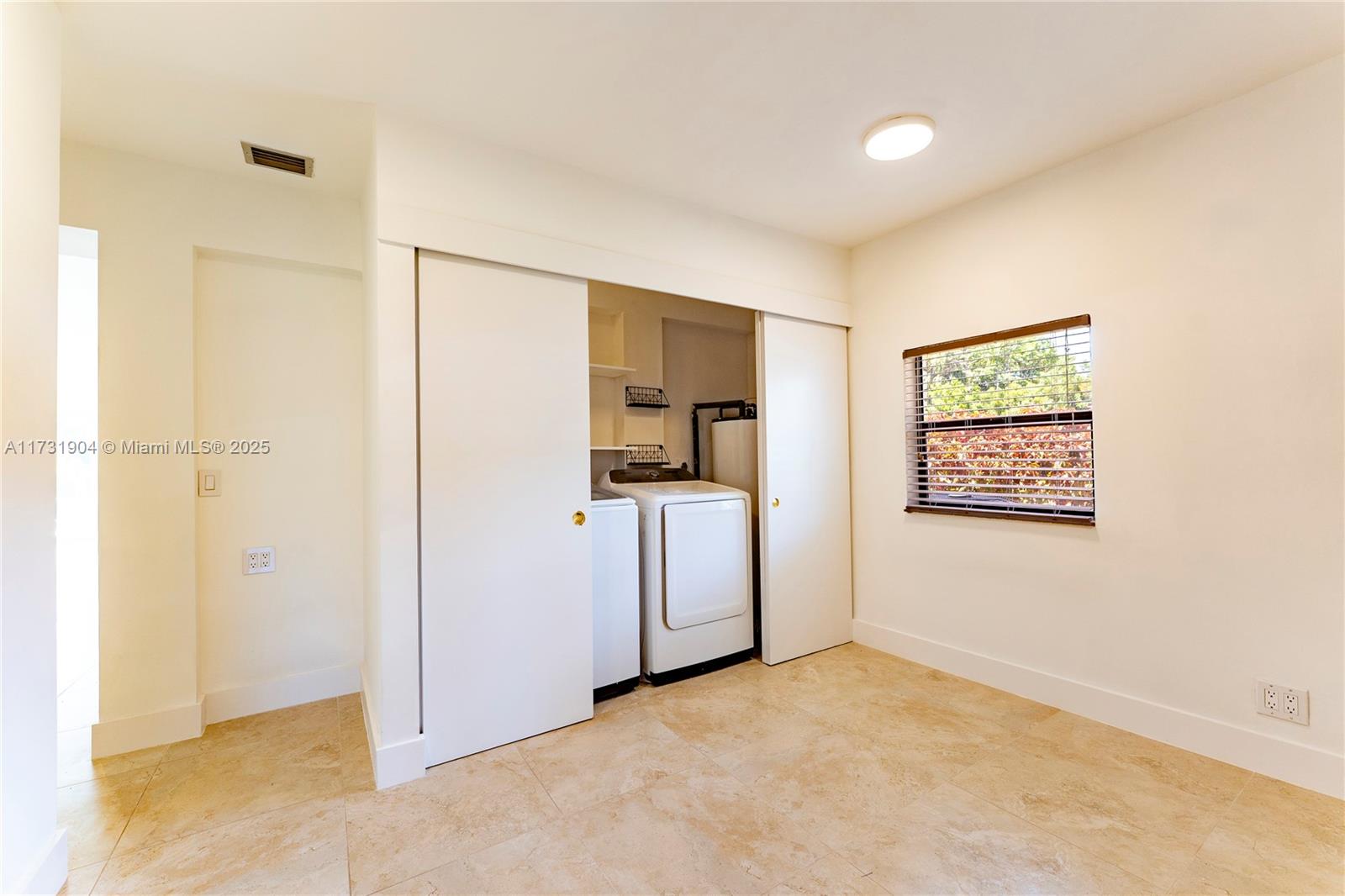 636 Hibiscus Dr Hallandale Beach, FL 33009