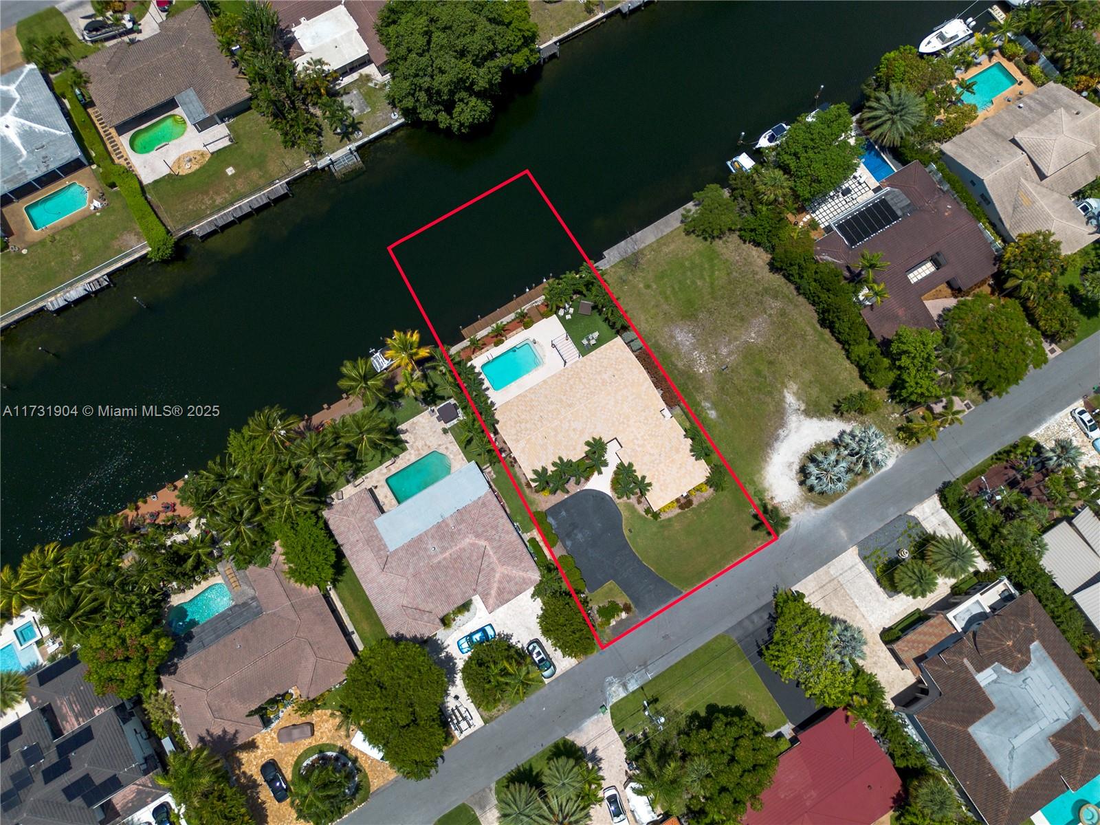636 Hibiscus Dr Hallandale Beach, FL 33009