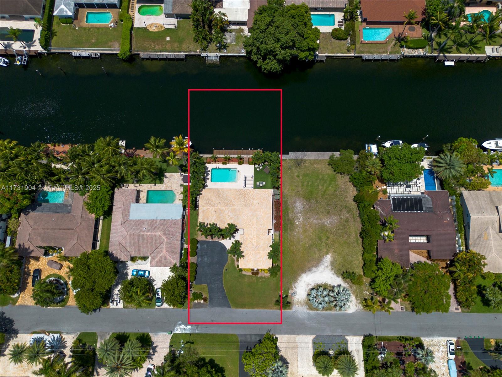 636 Hibiscus Dr Hallandale Beach, FL 33009