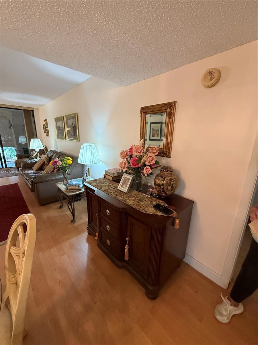 16500 Golf Clb Rd #204 Weston, FL 33326