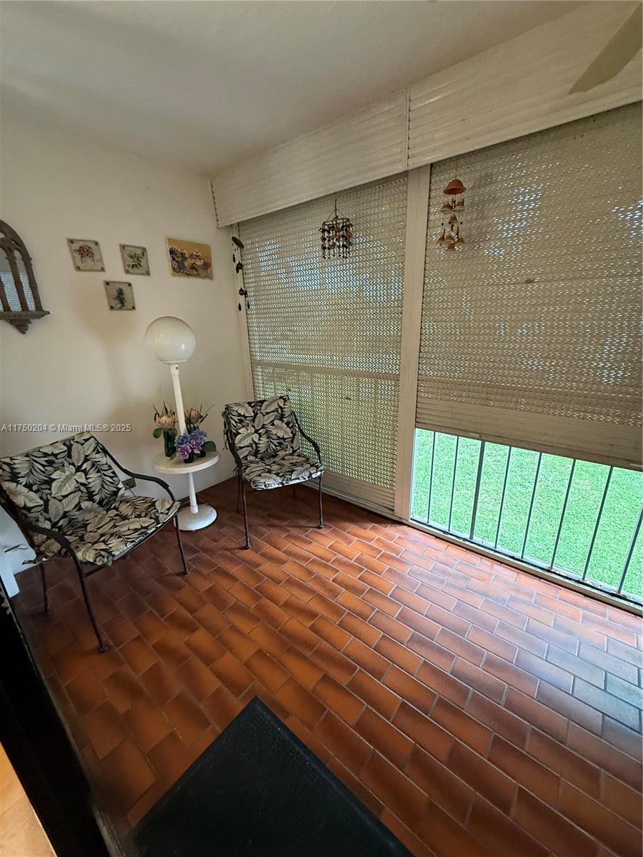 16500 Golf Clb Rd #204 Weston, FL 33326