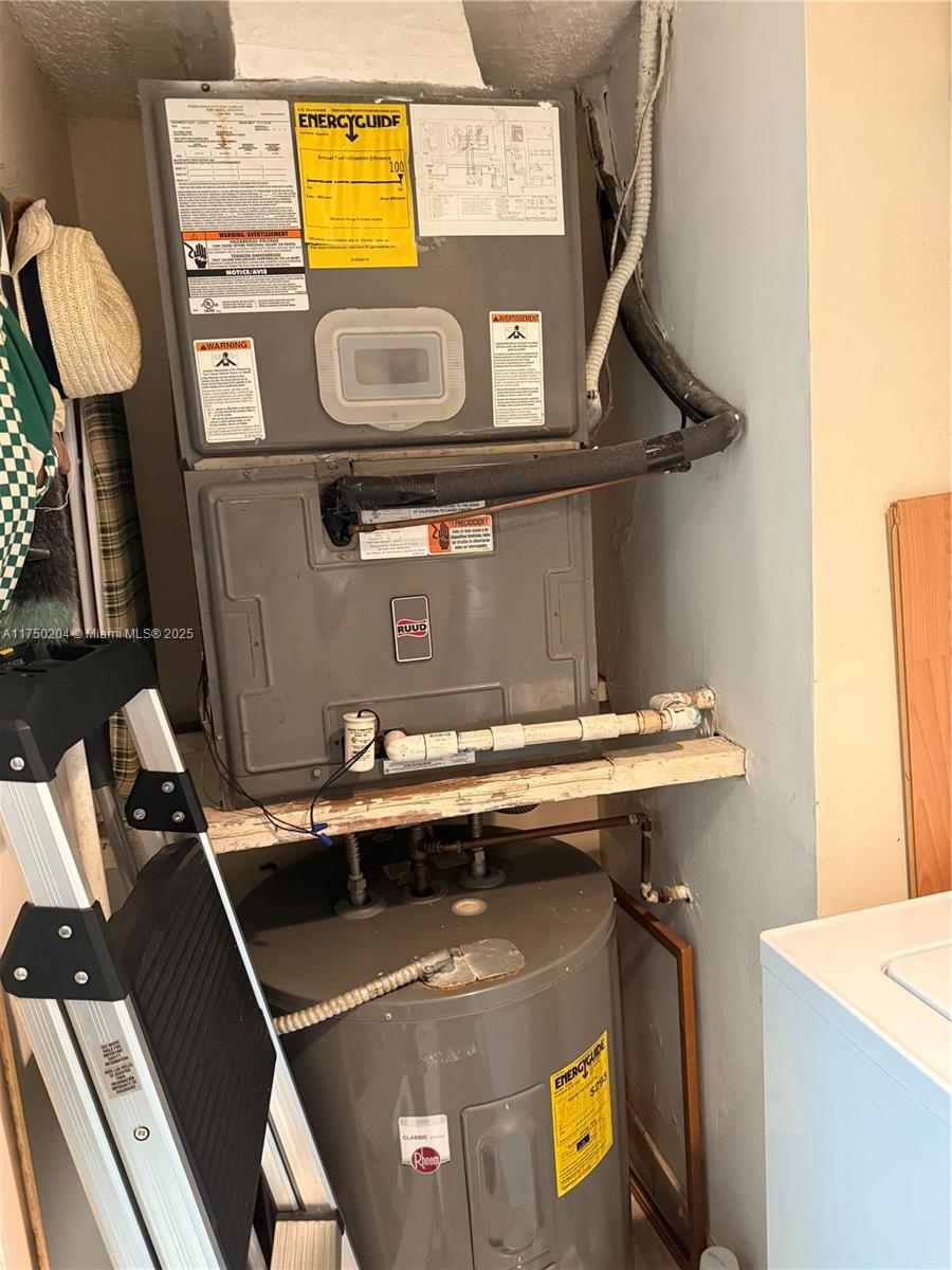 16500 Golf Clb Rd #204 Weston, FL 33326