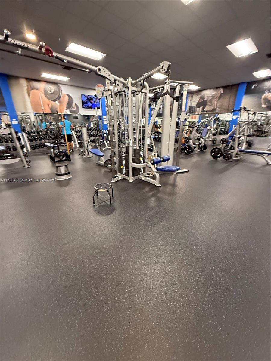 16500 Golf Clb Rd #204 Weston, FL 33326