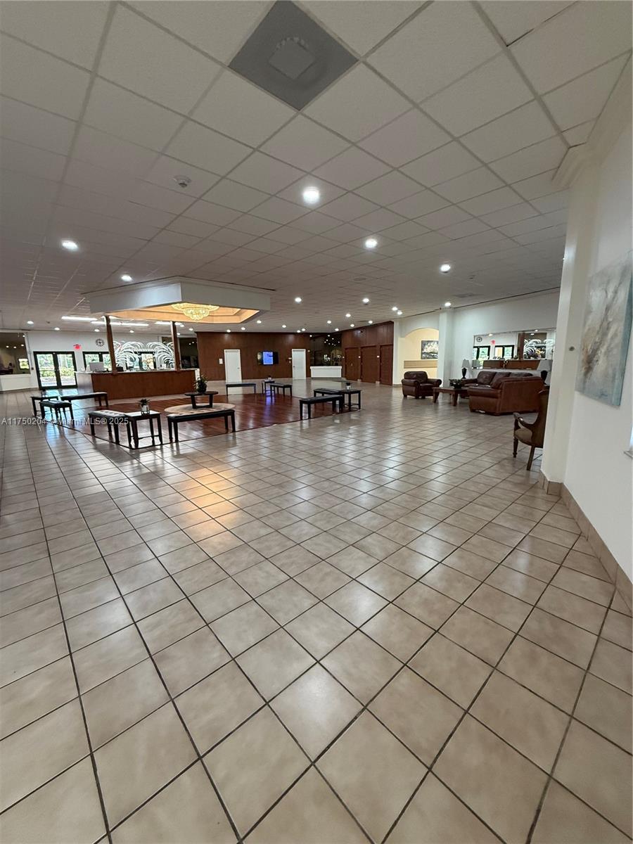 16500 Golf Clb Rd #204 Weston, FL 33326