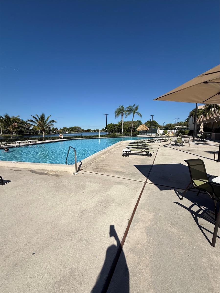 16500 Golf Clb Rd #204 Weston, FL 33326