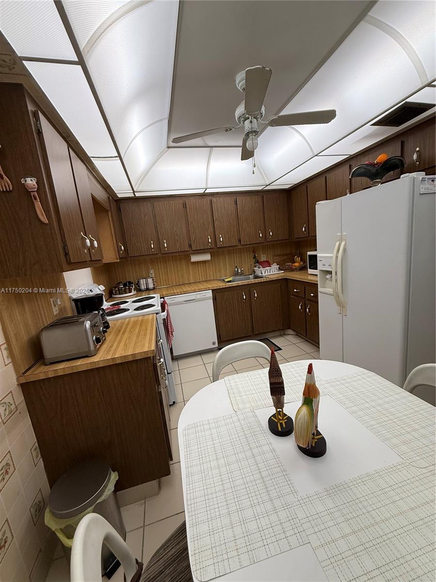 16500 Golf Clb Rd #204 Weston, FL 33326