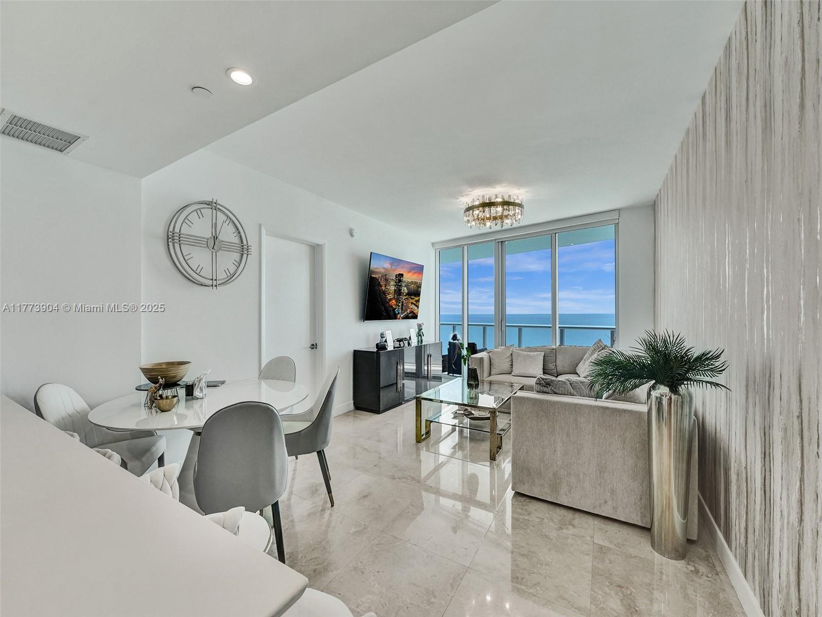 image Jade Beach23
