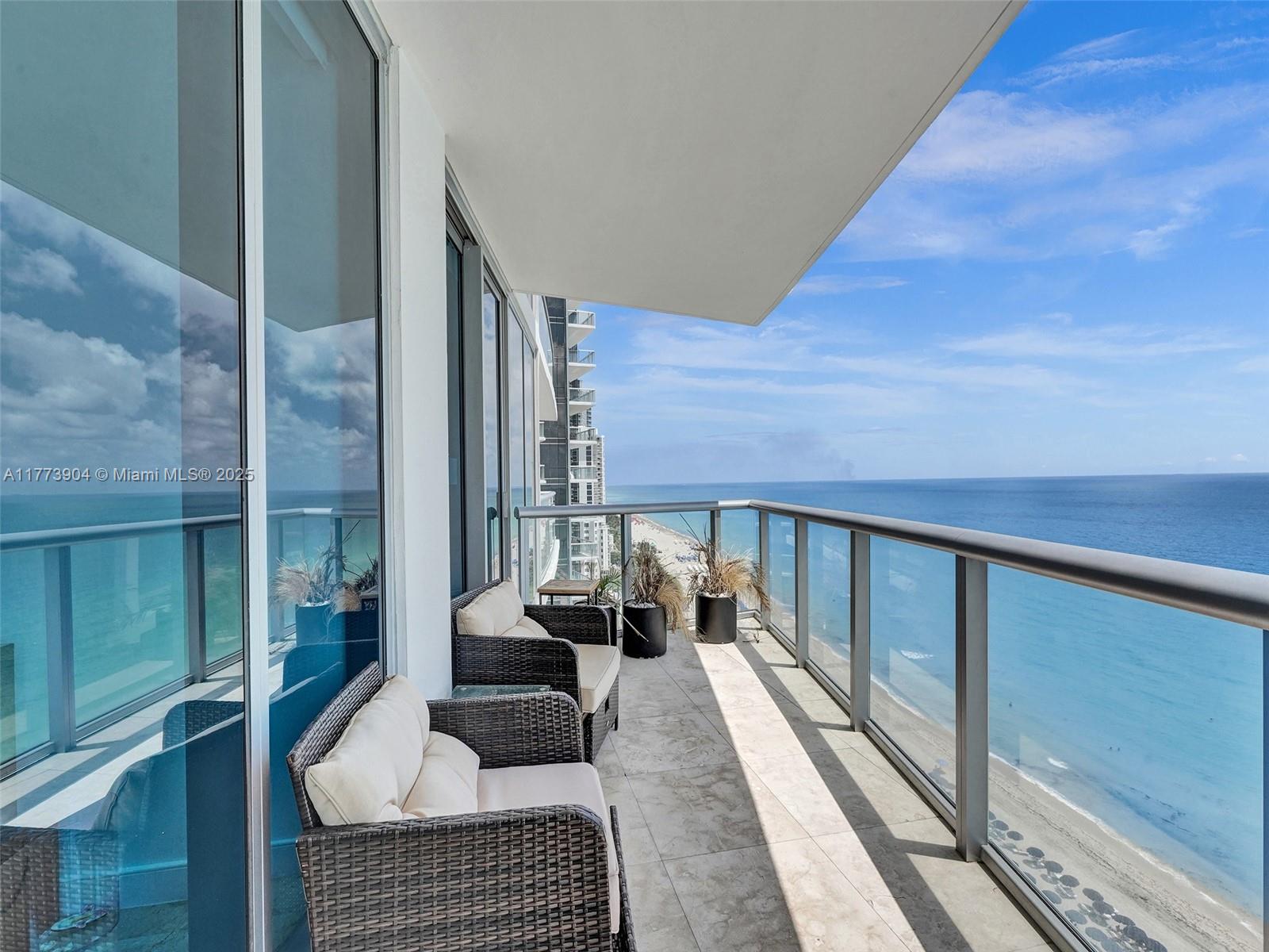 image Jade Beach31