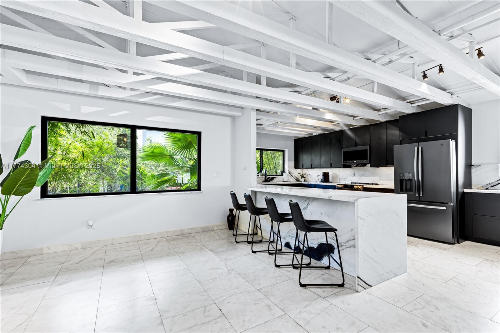 1061 NW North Riv Dr Miami, FL 33136