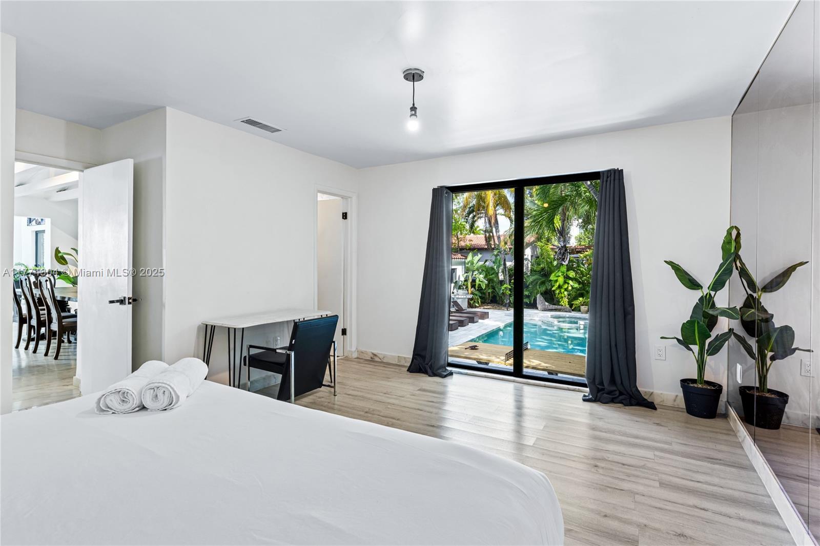 1061 NW North Riv Dr Miami, FL 33136