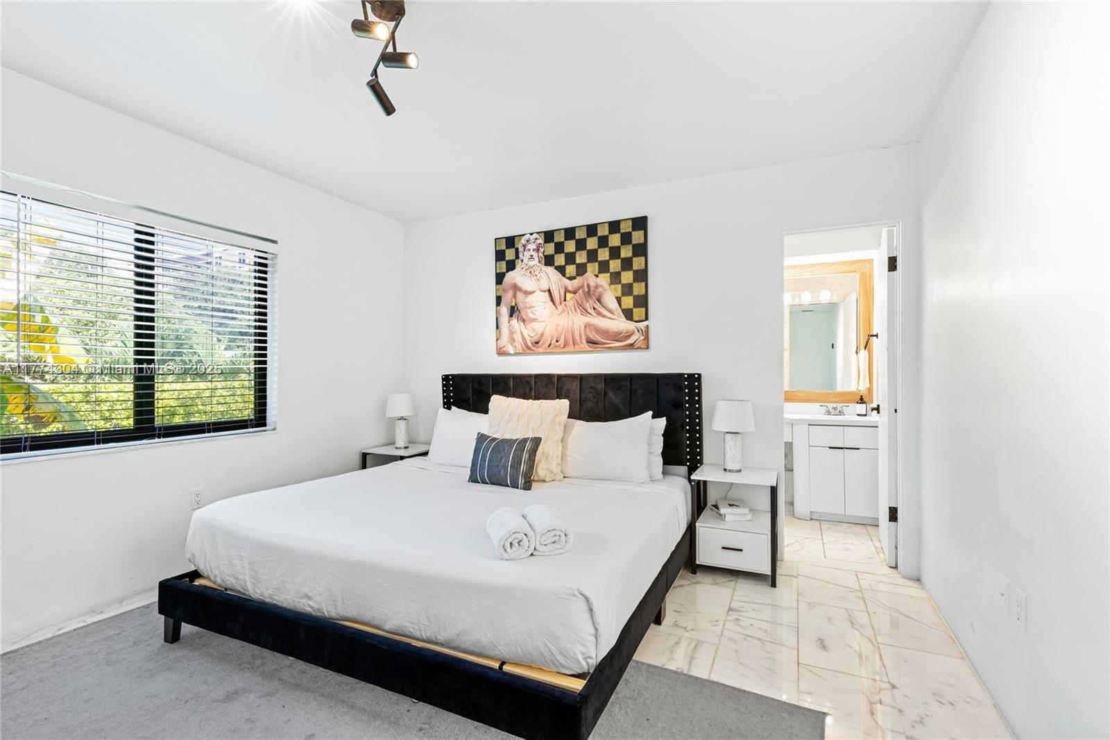 1061 NW North Riv Dr Miami, FL 33136