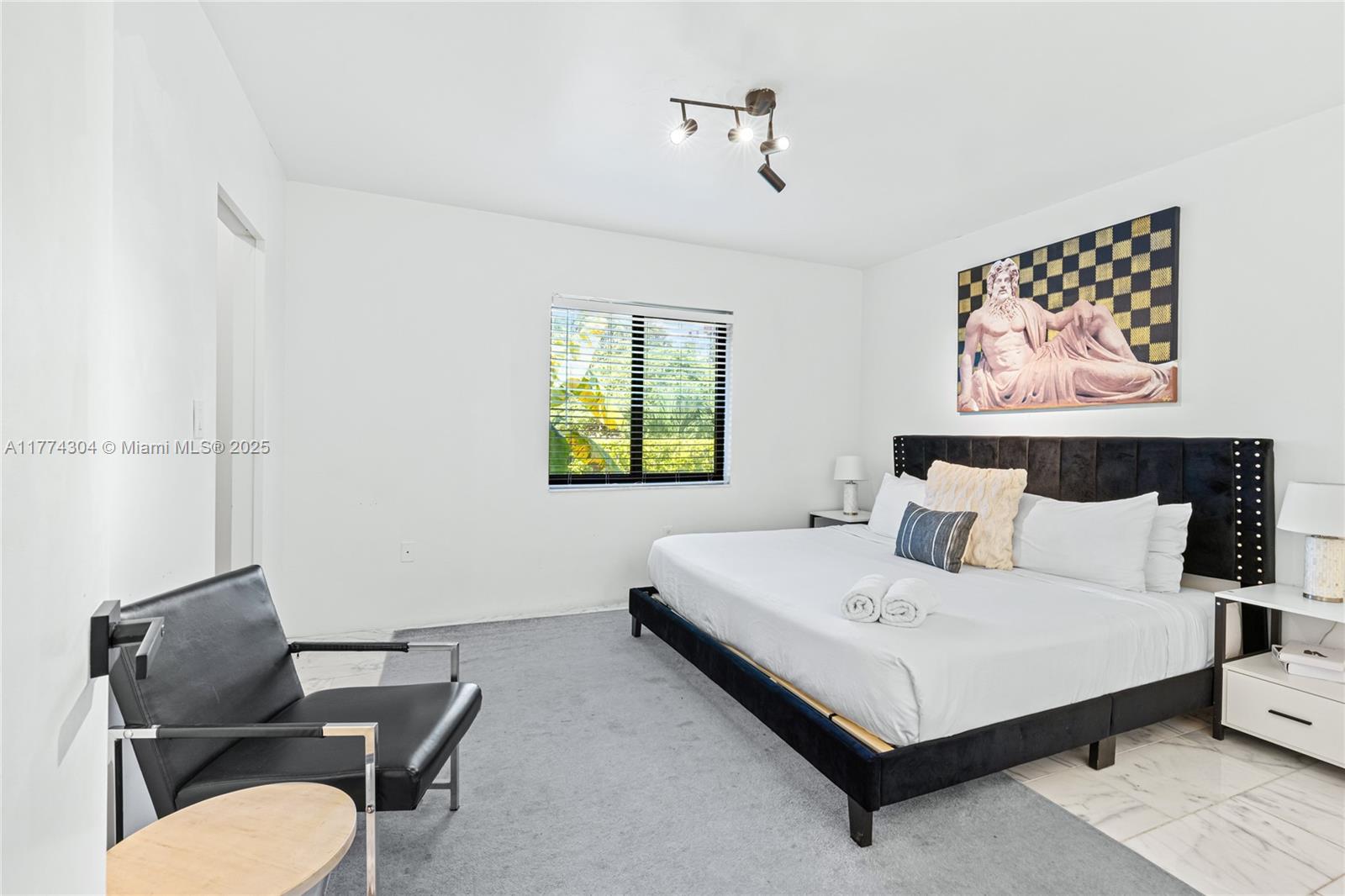 1061 NW North Riv Dr Miami, FL 33136